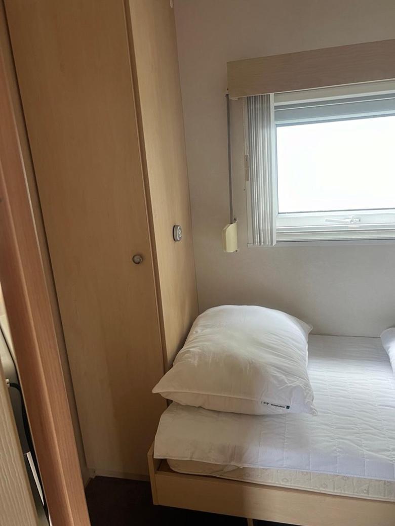 Net Achter De Dijk 125 Hotel Bruinisse Buitenkant foto